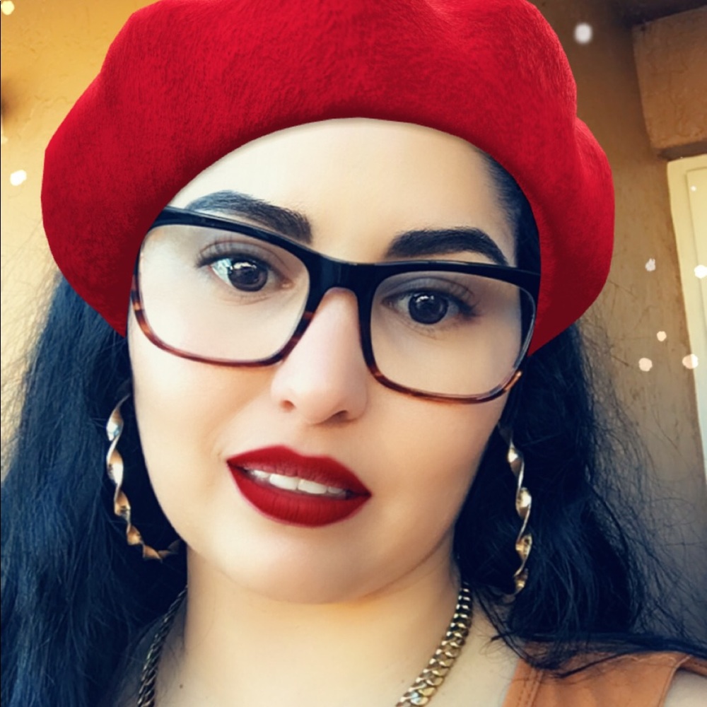 Meet your Posher, Yasnais